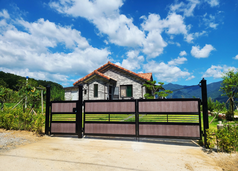 검정 사랑방목재 아트쌍문입니다.